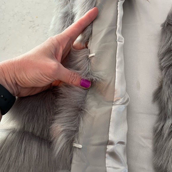 FAUX FUR VEST - Picture 3 of 5